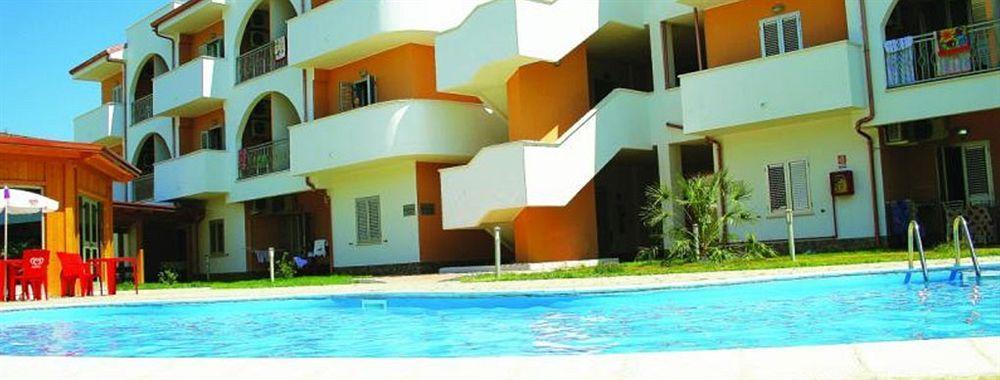 Residence Bernardo Mandatoriccio Marina Exterior photo